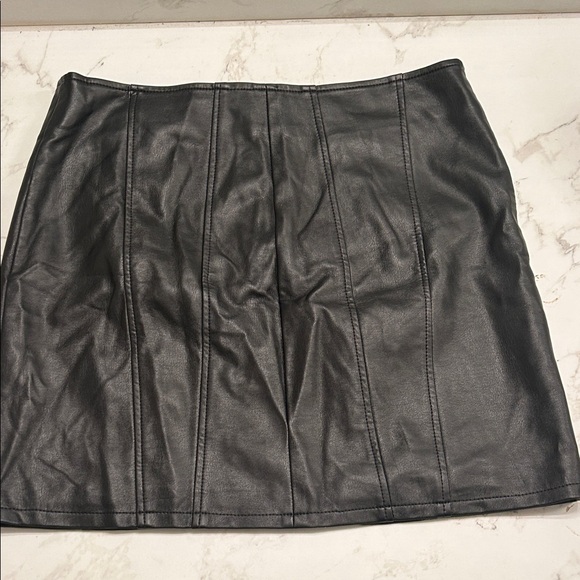 Dresses & Skirts - FREE PEOPLE Sleek Black Leather Mini Skirt